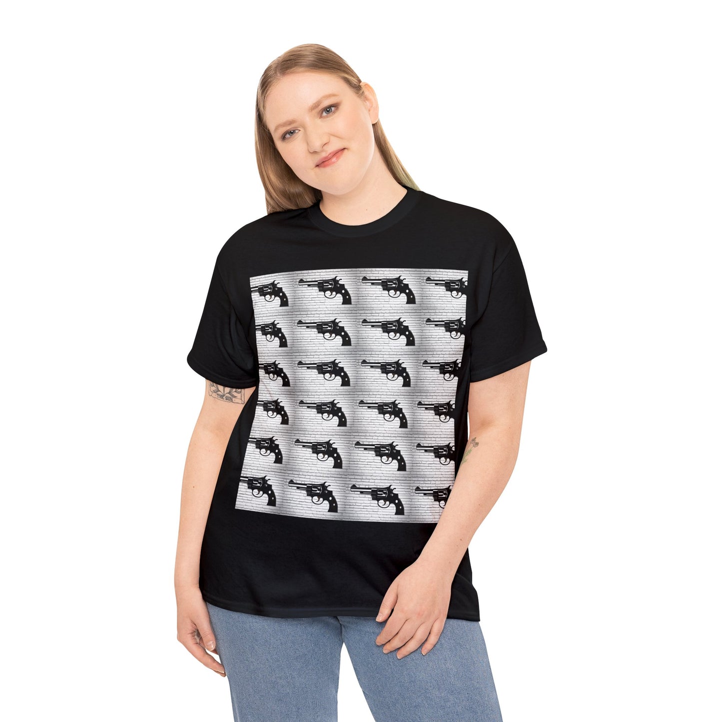 GUN ON THE WALL TEE